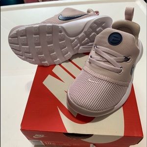 Girl Nike PrestoFly (TD) size 10c